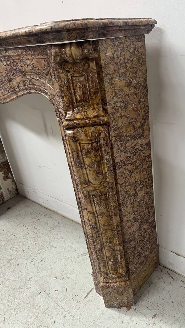 Cheminée de style Louis XV Model Pompadour Marbre brèche mouchetée XIX sièc