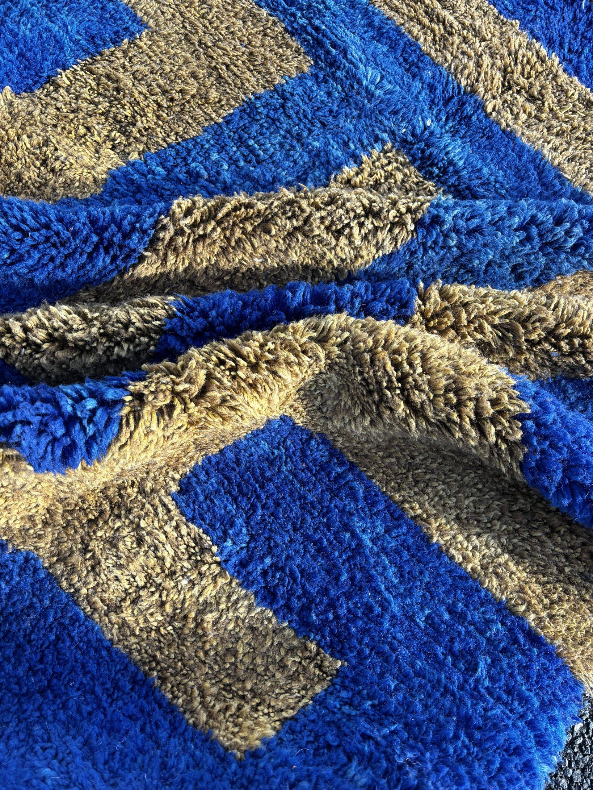 Aftas - Custom-made blue and green Moroccan Mrirt rug in wool.