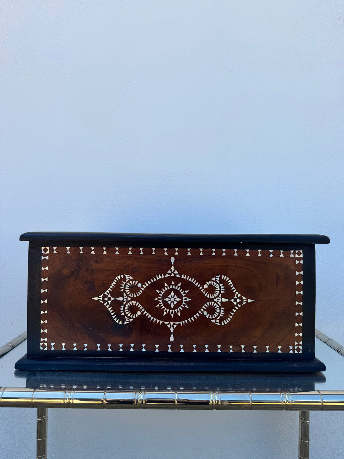 Coffre oriental marqueterie nacre ancien