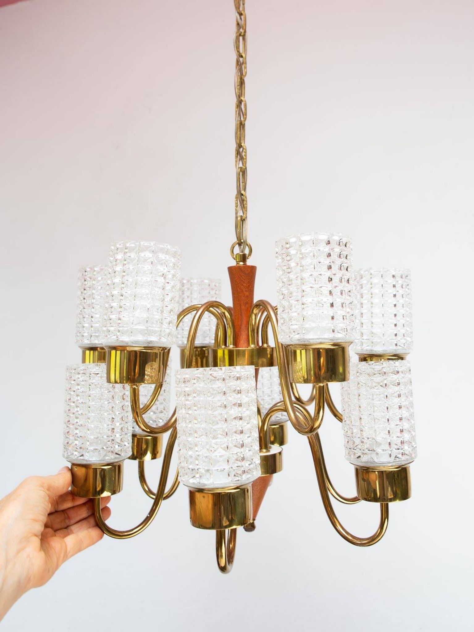 Swedish mid-century chandelier in teak with 12 tulips Eriksmalaglass (38 cm)