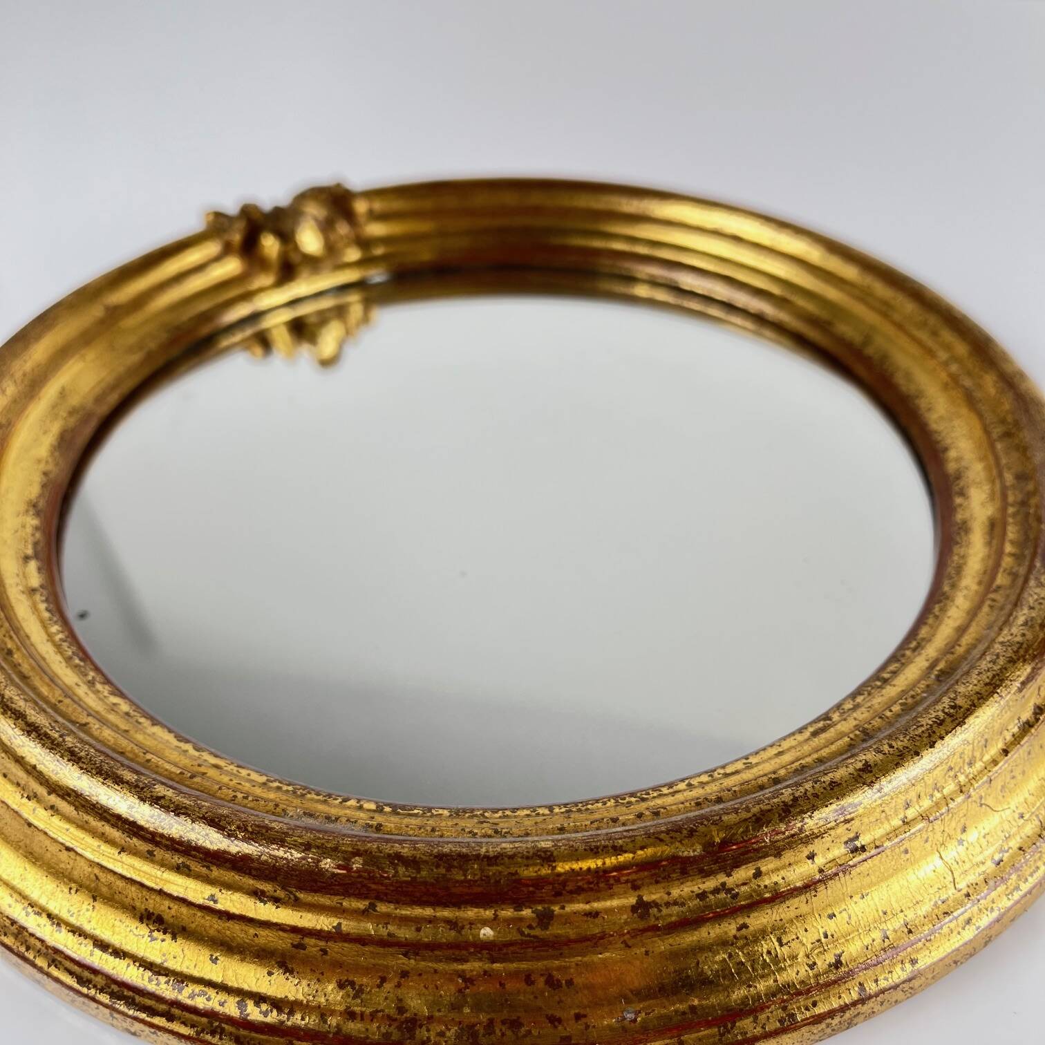 Petit miroir médaillon, XXe, style Louis XV