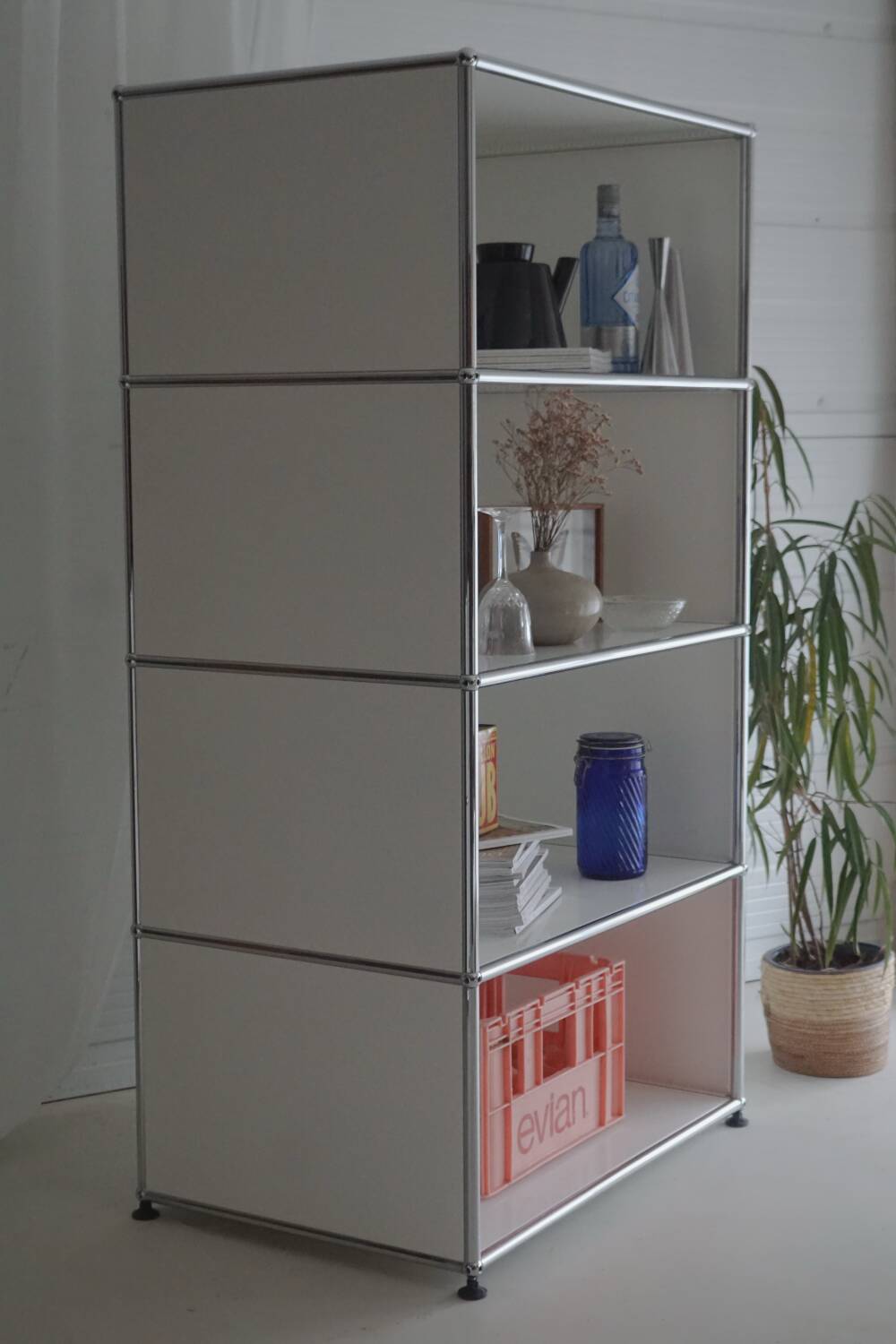 Lot of 3 designer furniture: usm haller white: 1 column with 2 modules.