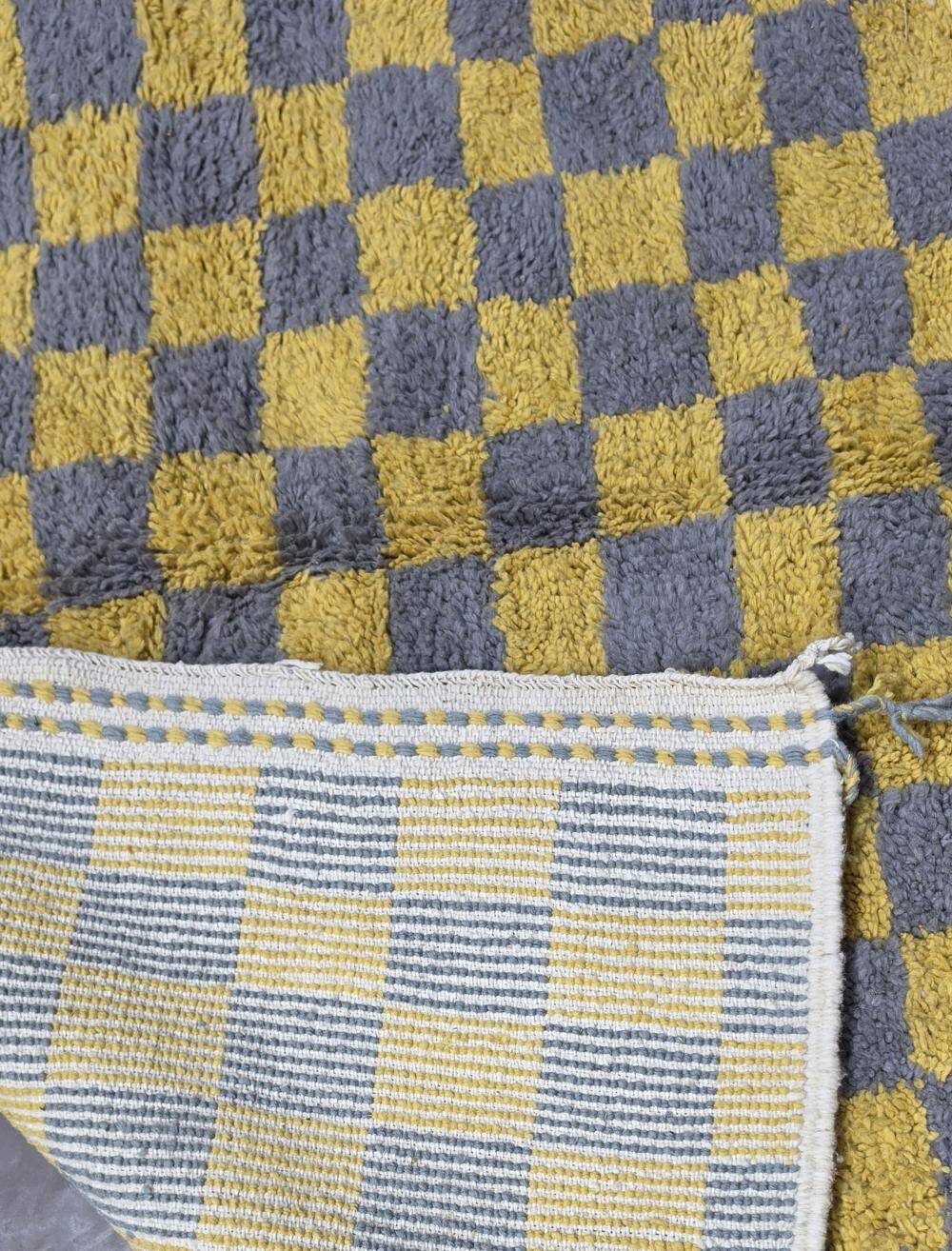 Berber rug with a checkerboard pattern - 297 x 200 cm