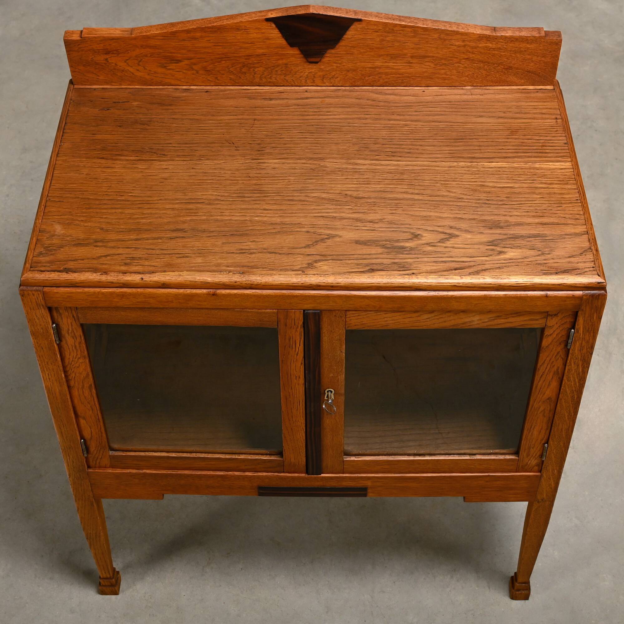 Art Deco Amsterdam School Tea or Display Cabinet in solid oak, Netherlands