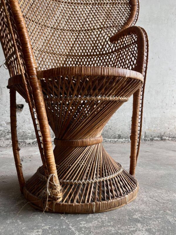 Ensemble de 2 fauteuils Emmanuelle en rotin — rotin beige naturel avec détails noirs, grand et petit modèle