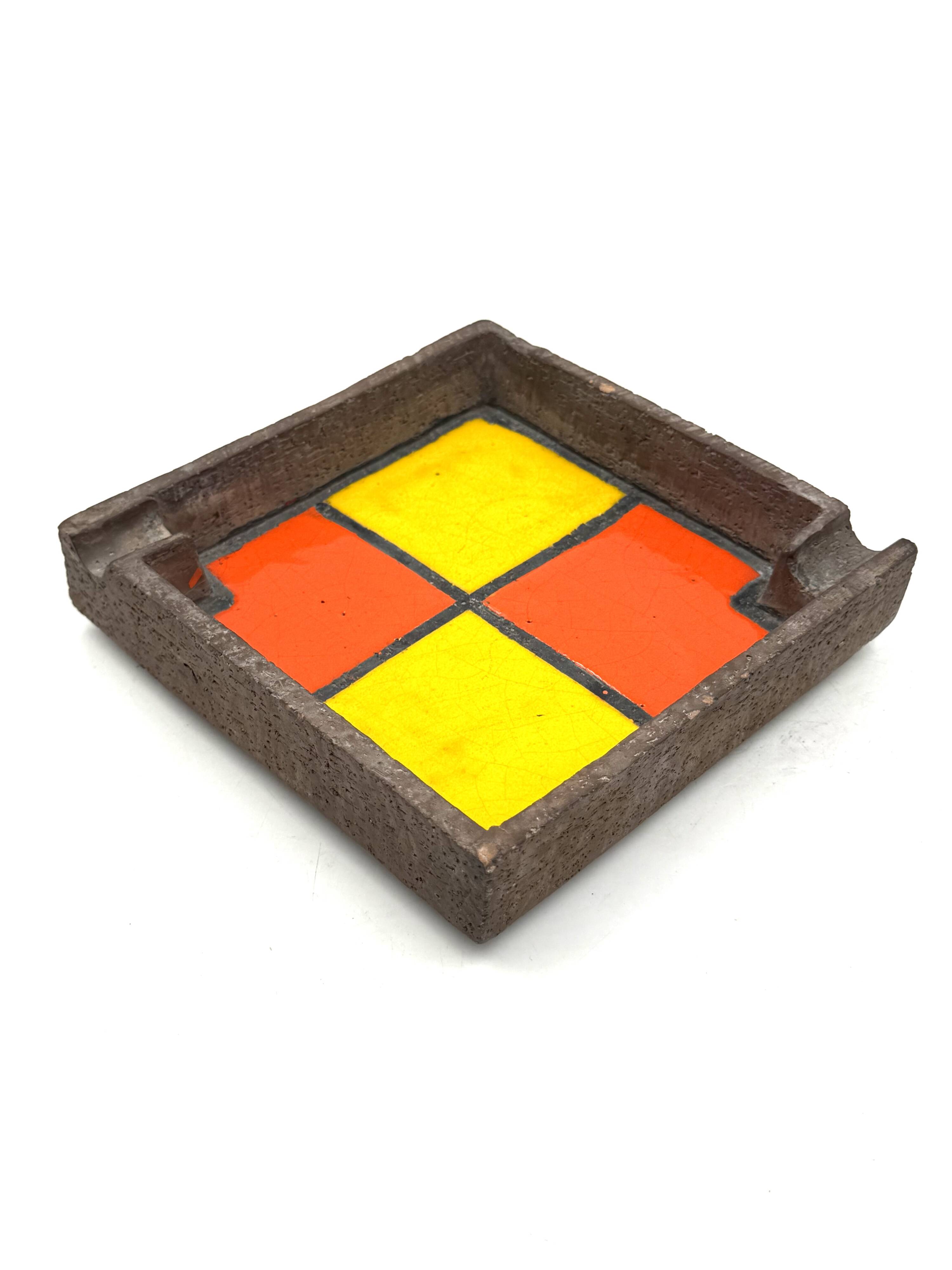 Mid-century space age ceramic ashtray, Aldo Londi Bitossi Italy 1970s