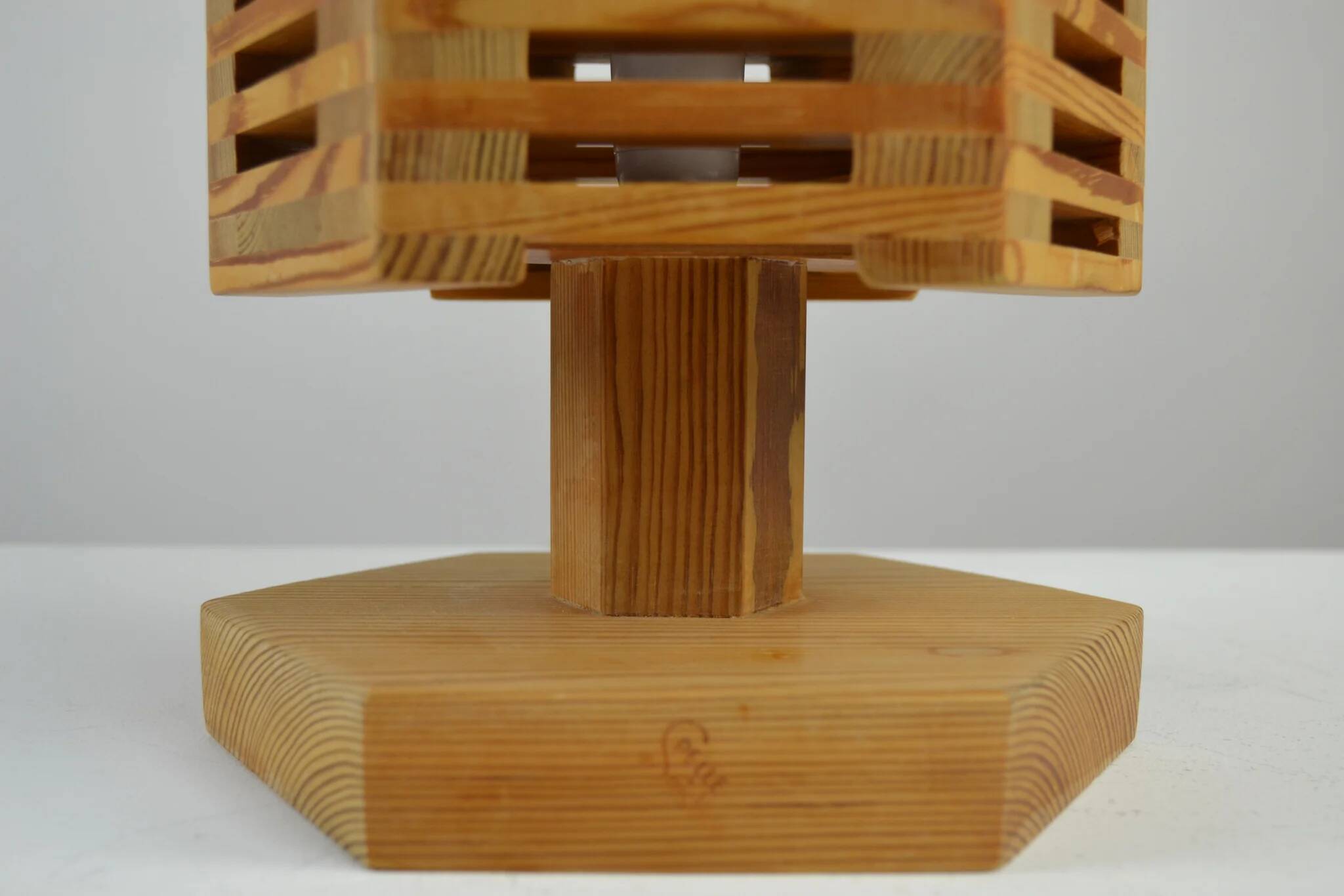 Pine table lamp by Pelle Snickare, Sweden, 1970s