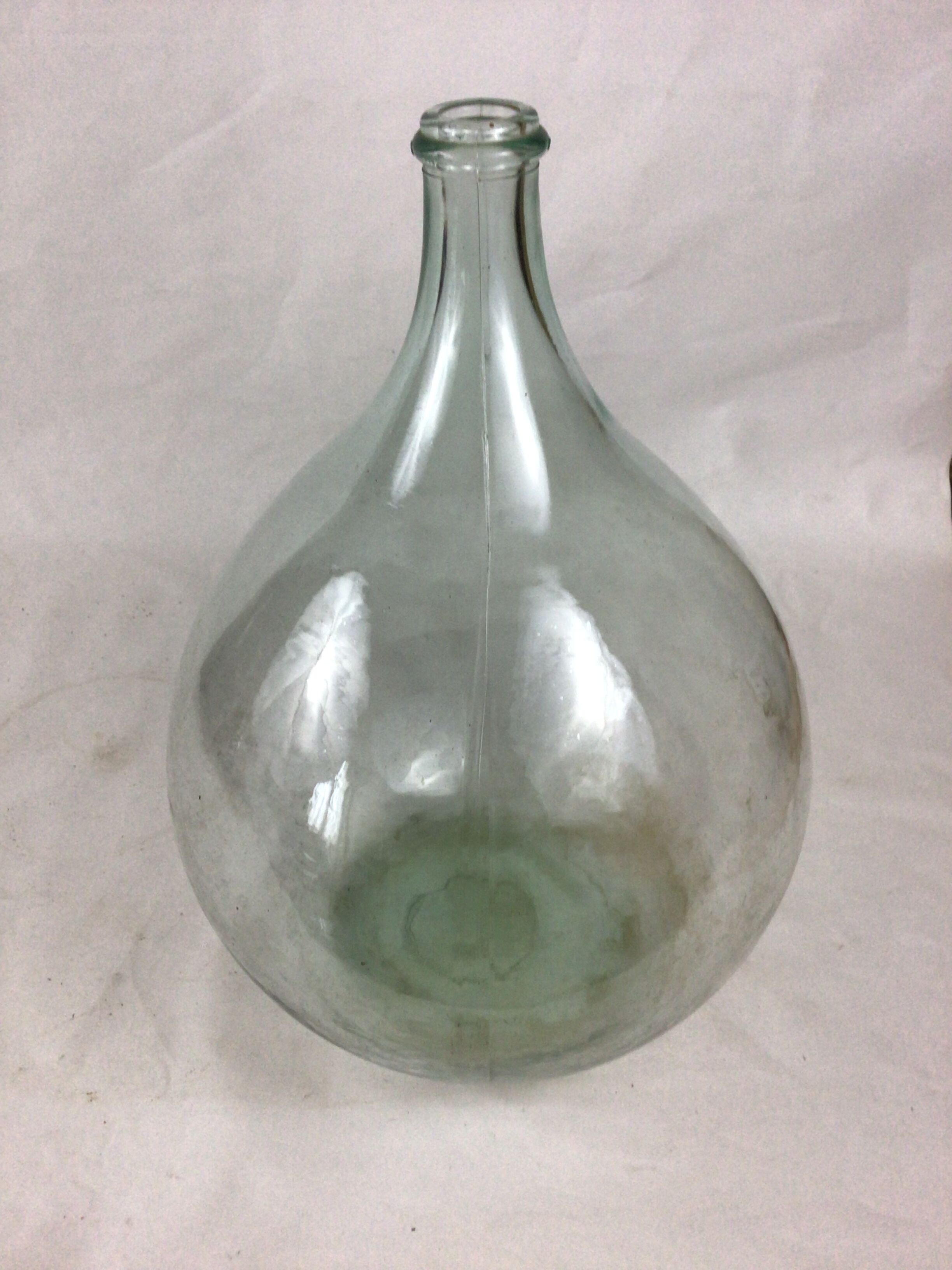 Dame Jeanne 15 liters in molded glass