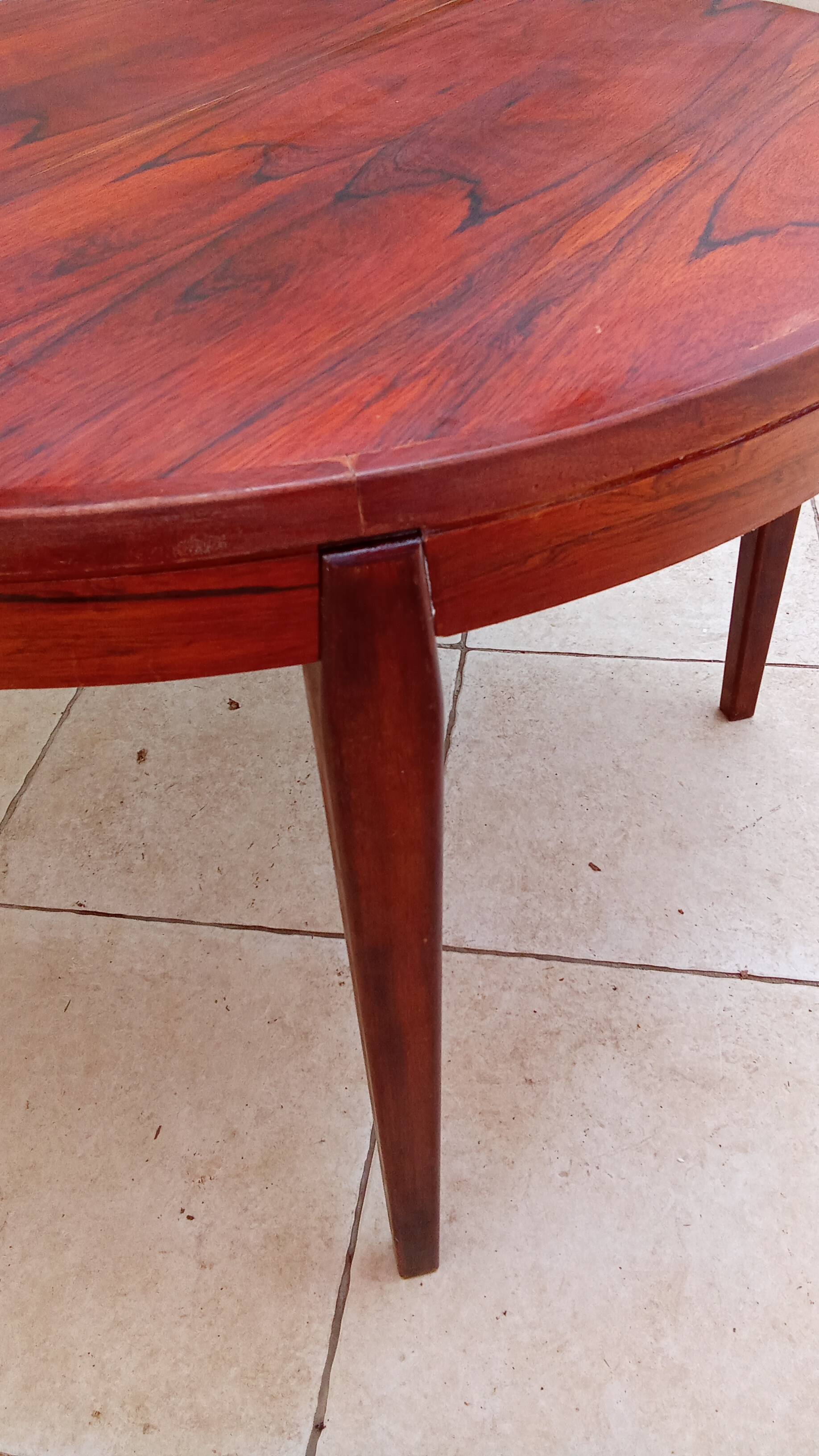 Round table in vintage Rio rosewood