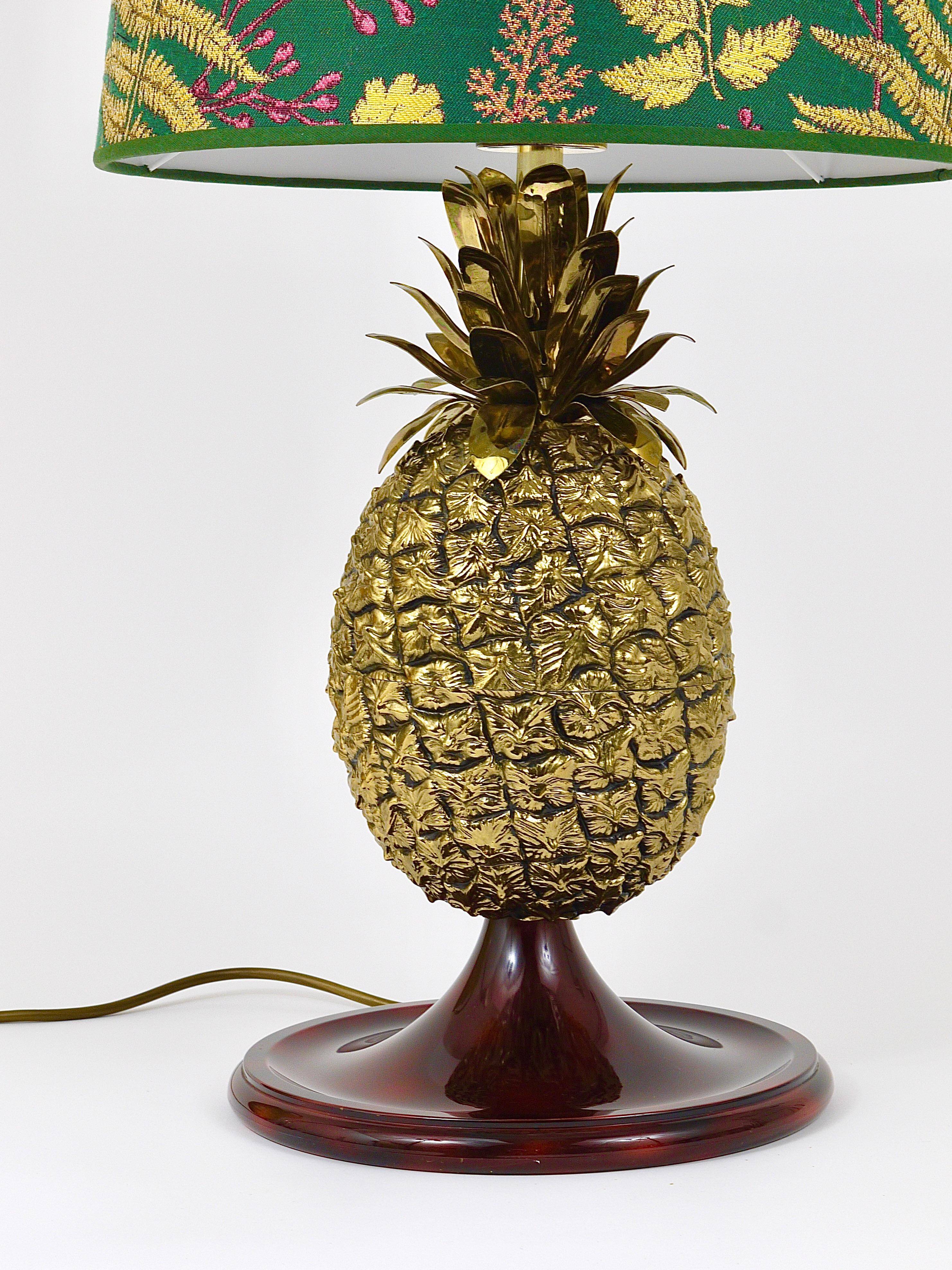 Hollywood Regency pineapple table lamp in brass by Mauro Manetti, Italy, 1970s.