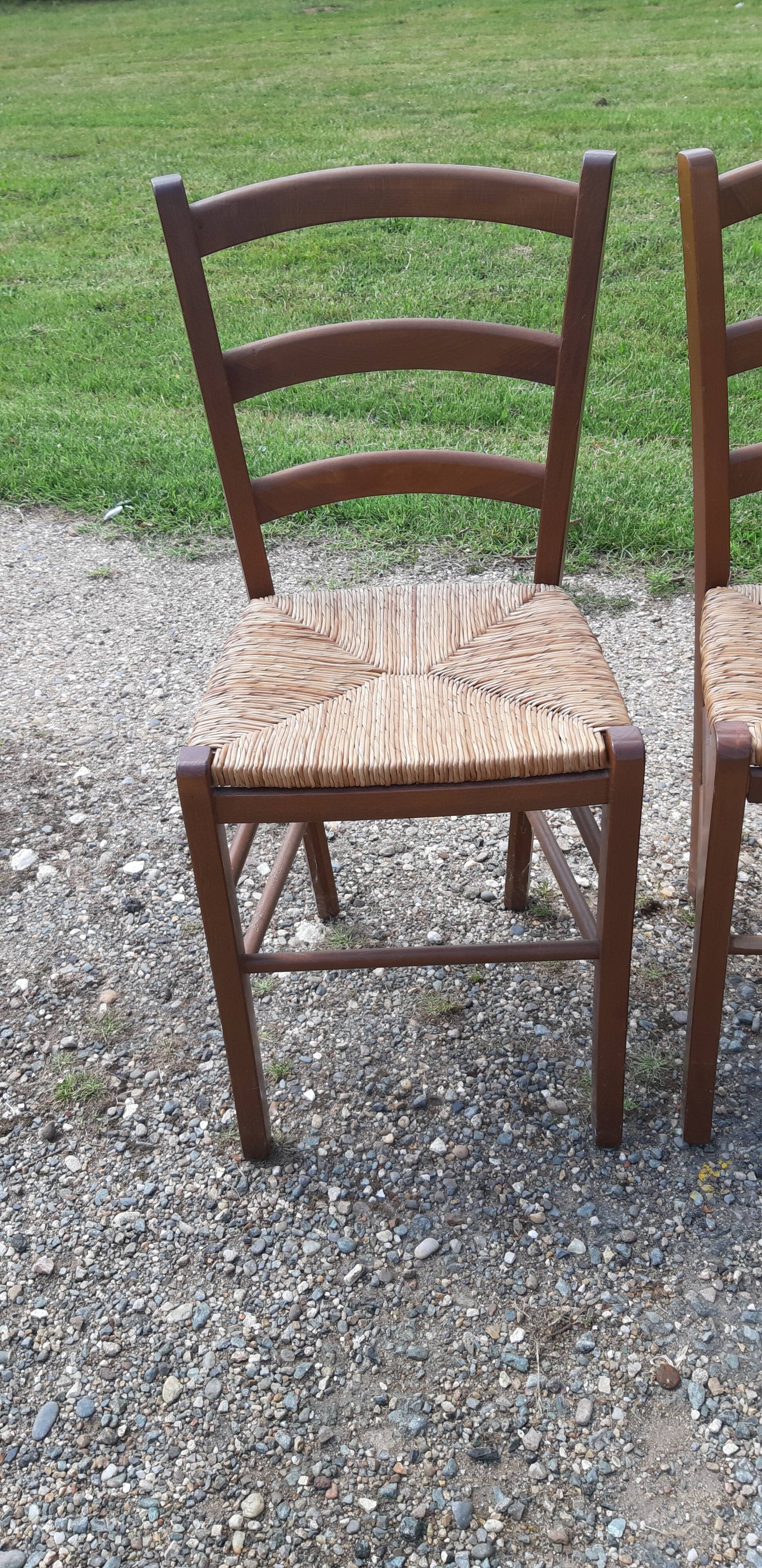 6 antique mulched chairs