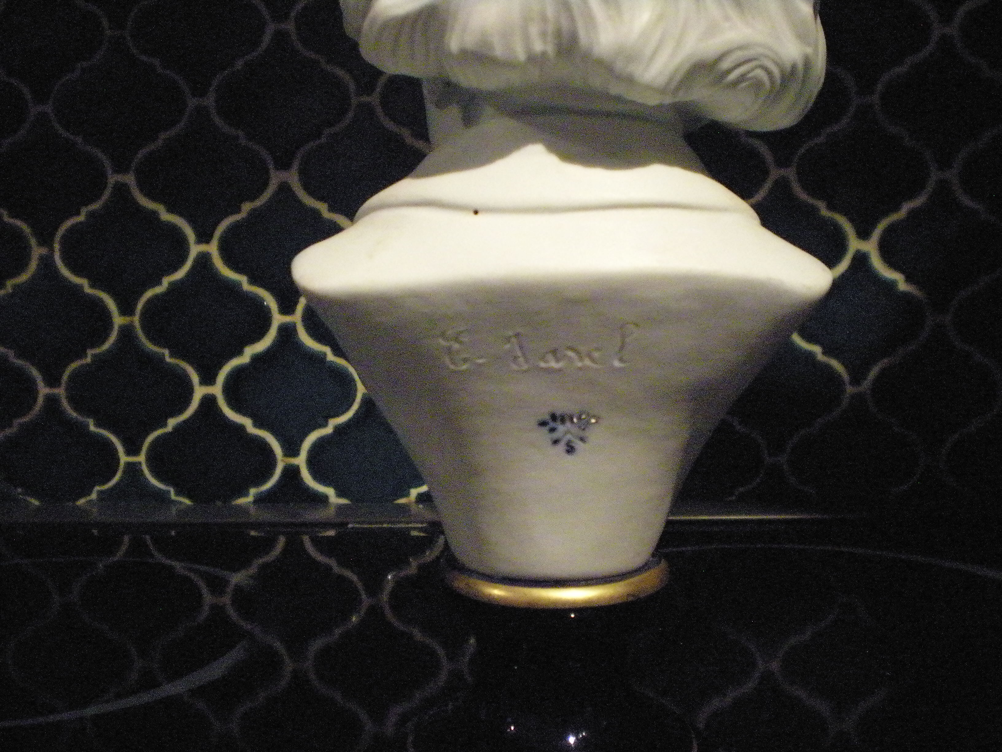 Bust limoges XlX century-signed