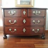 BORDELAISE chest of drawers curved in mahogany from the 18th century