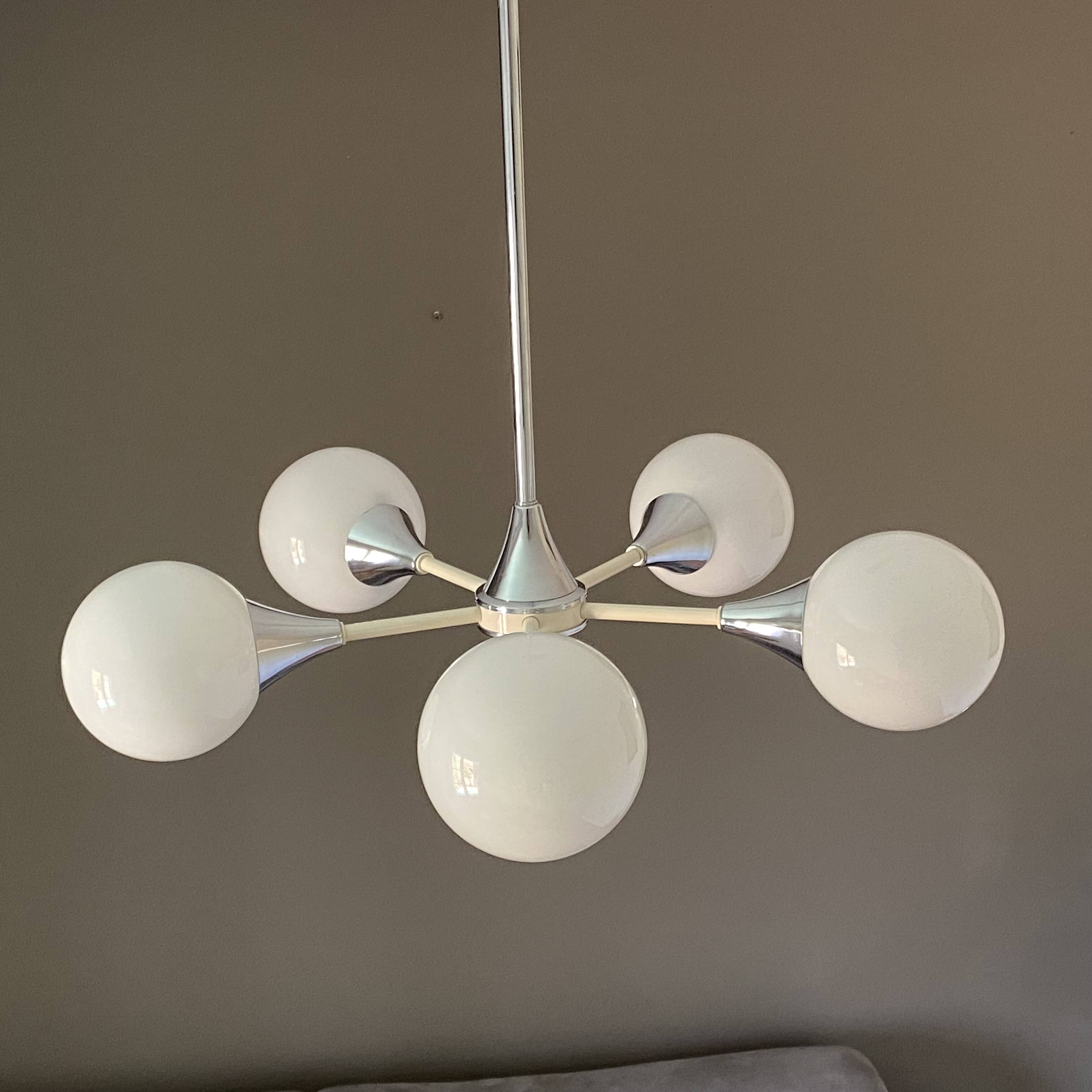 Sputnik chandelier with 5 globes. 1970. Space Age.