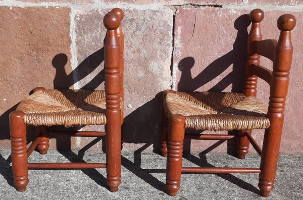Paire de fauteuils bas de cheminée. (Assise paille)