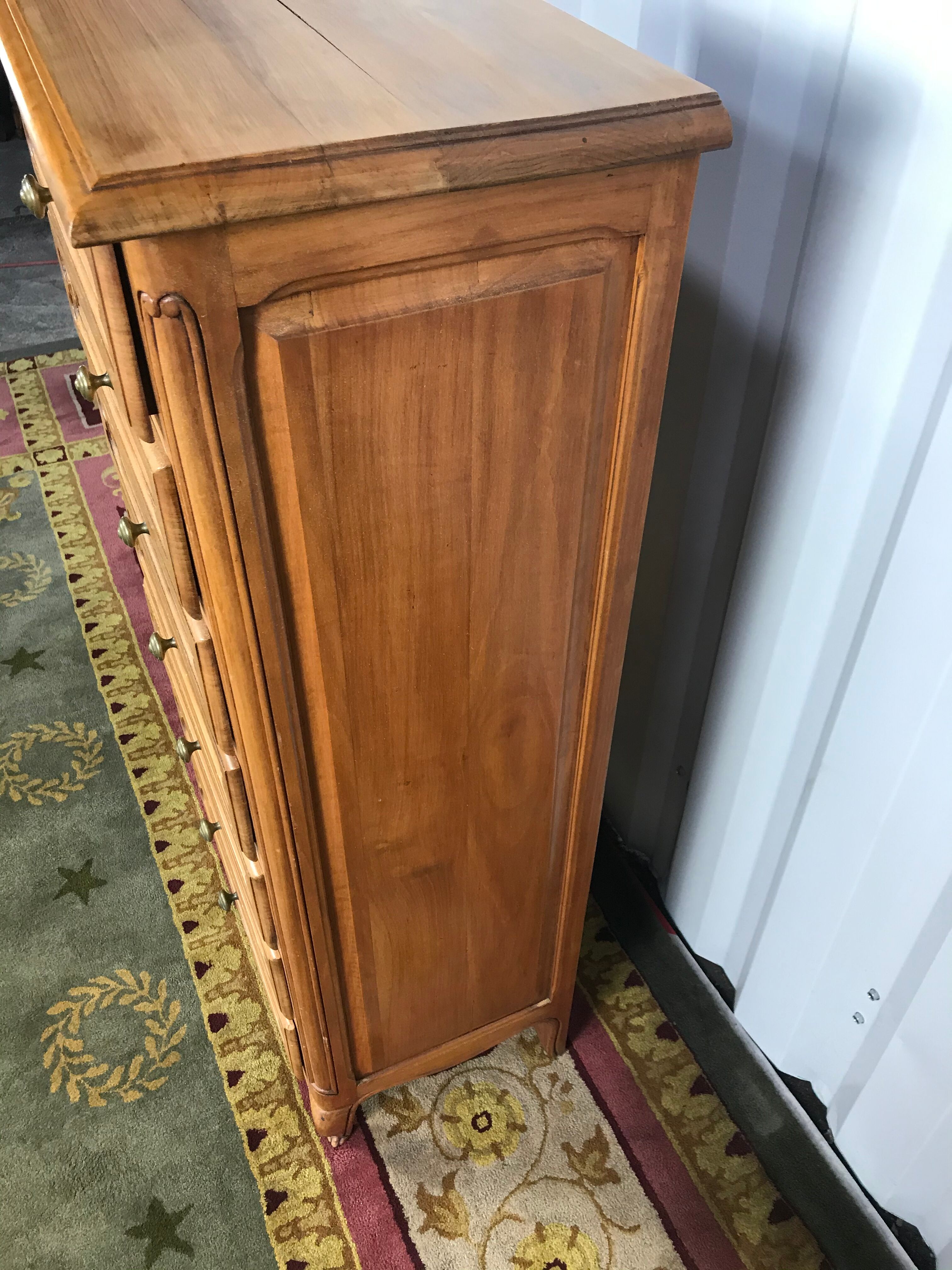 Regency-style massive cherry-style handy