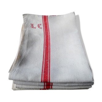 Ensemble de 4 torchons anciens en métis brodés