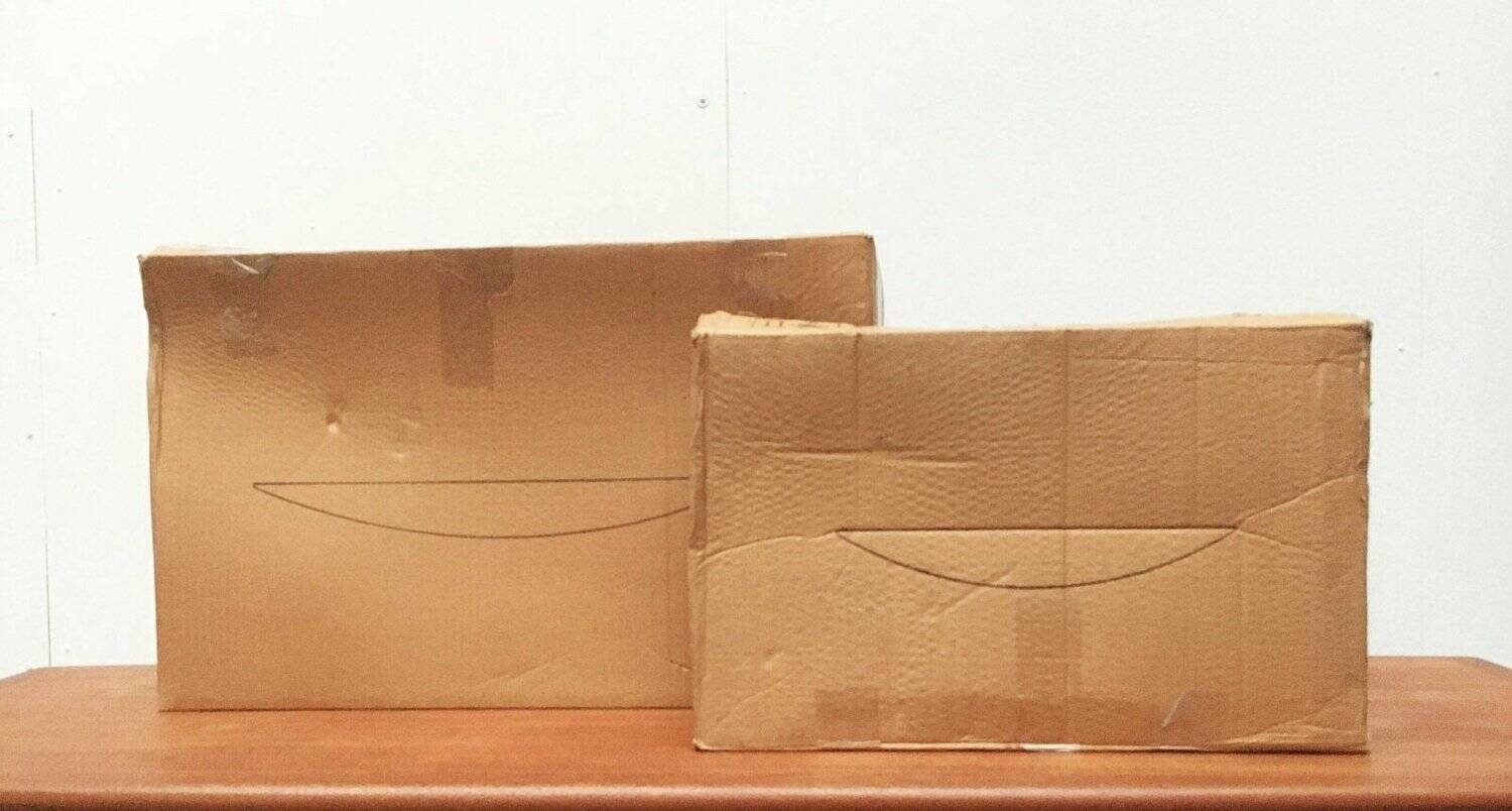 Postmodern Italian wall lamps model Piatto D9 by Sandro Colbertaldo and Paolo Rizzatto for Luceplan, set of 2.