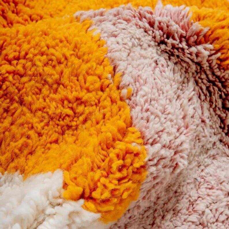 Traditional handwoven Berber rug, size 150 x 250 cm