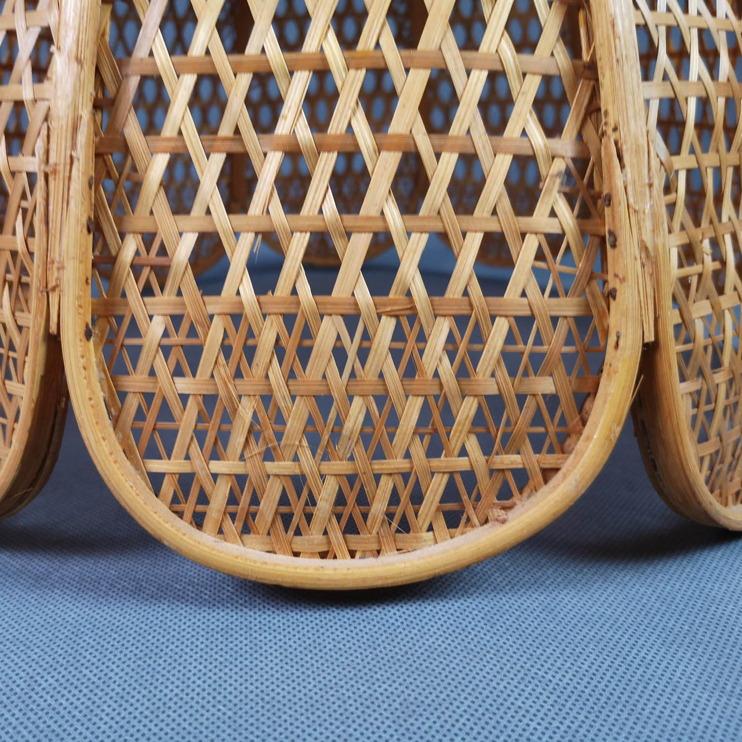 Flower suspension in braided rattan and vintage openwork - very nice condition