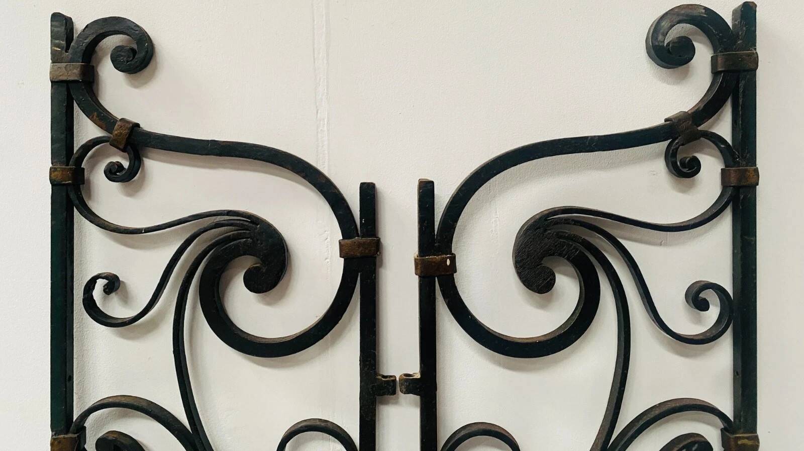 Set of two hammered wrought iron doors, 20th century