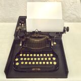 Portable typewriter corona manufacture usa around the 1920s numbered dimension: h-15xl29