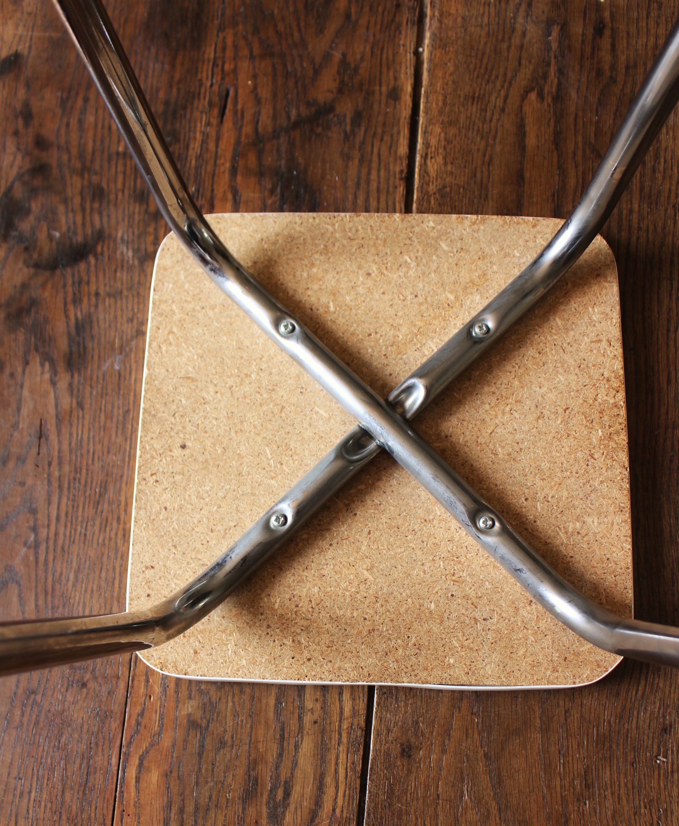 Stool formica light gray stripes