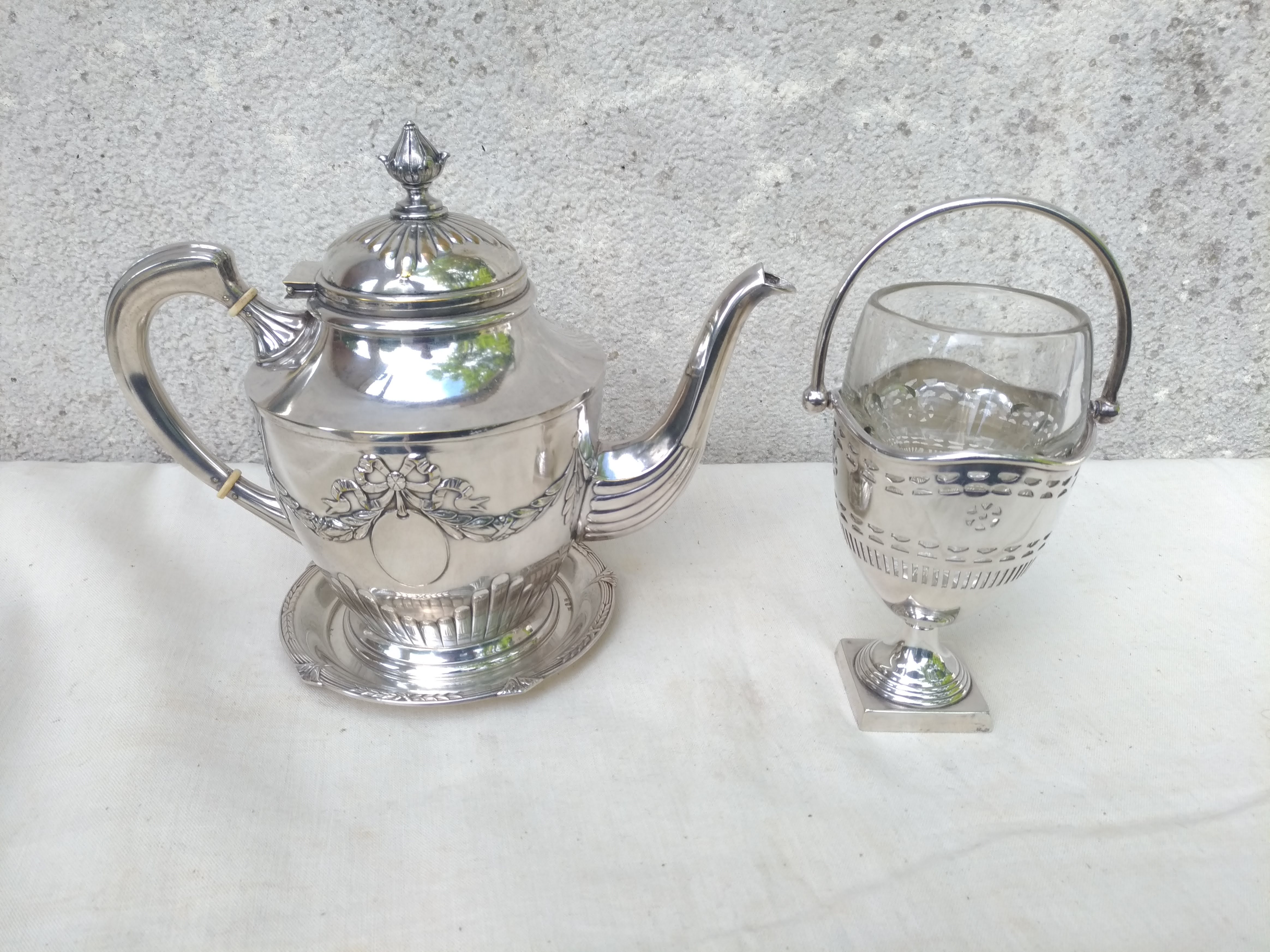 Silver metal tea set