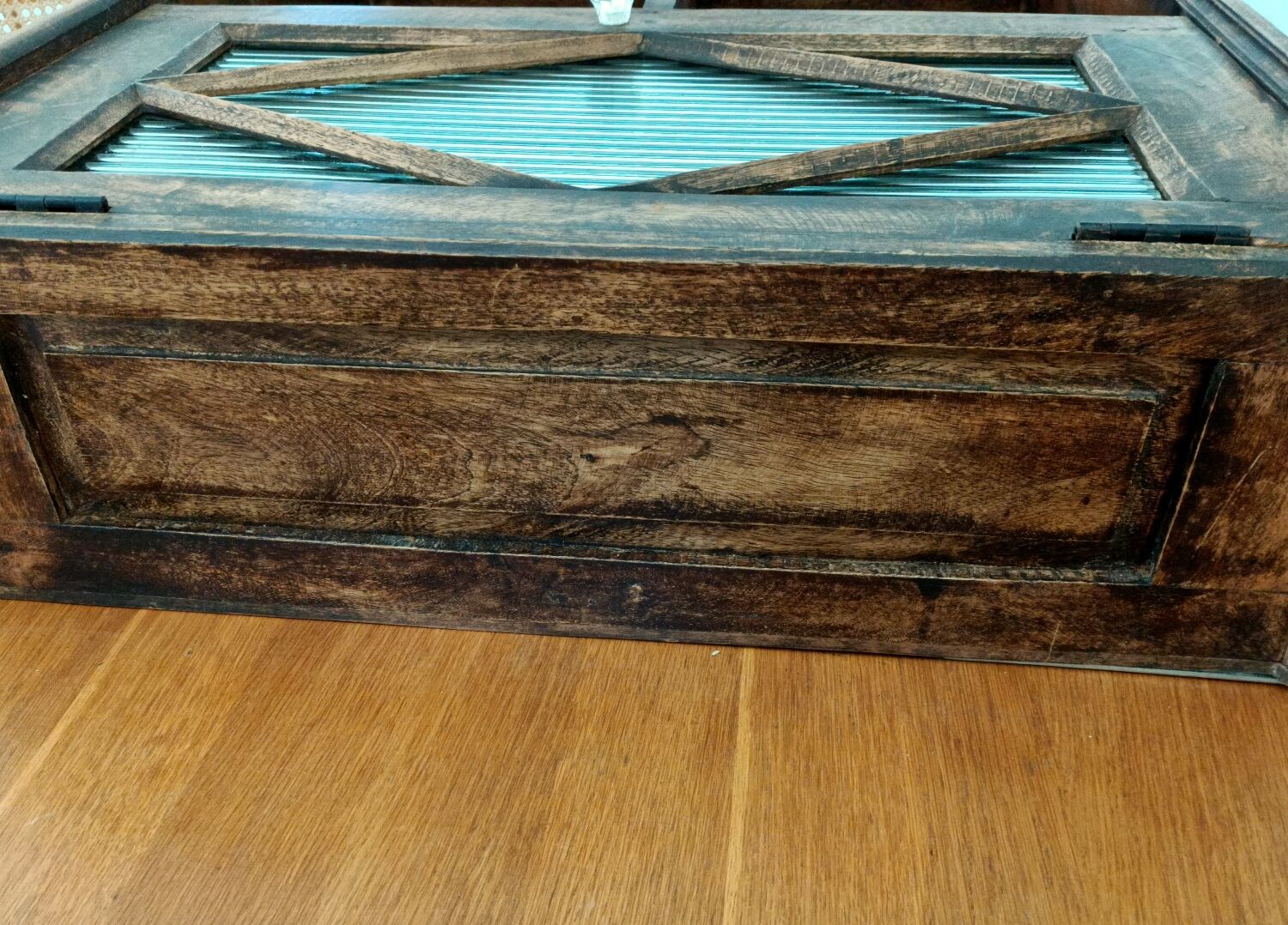 Patinated wall cabinet 2 doors