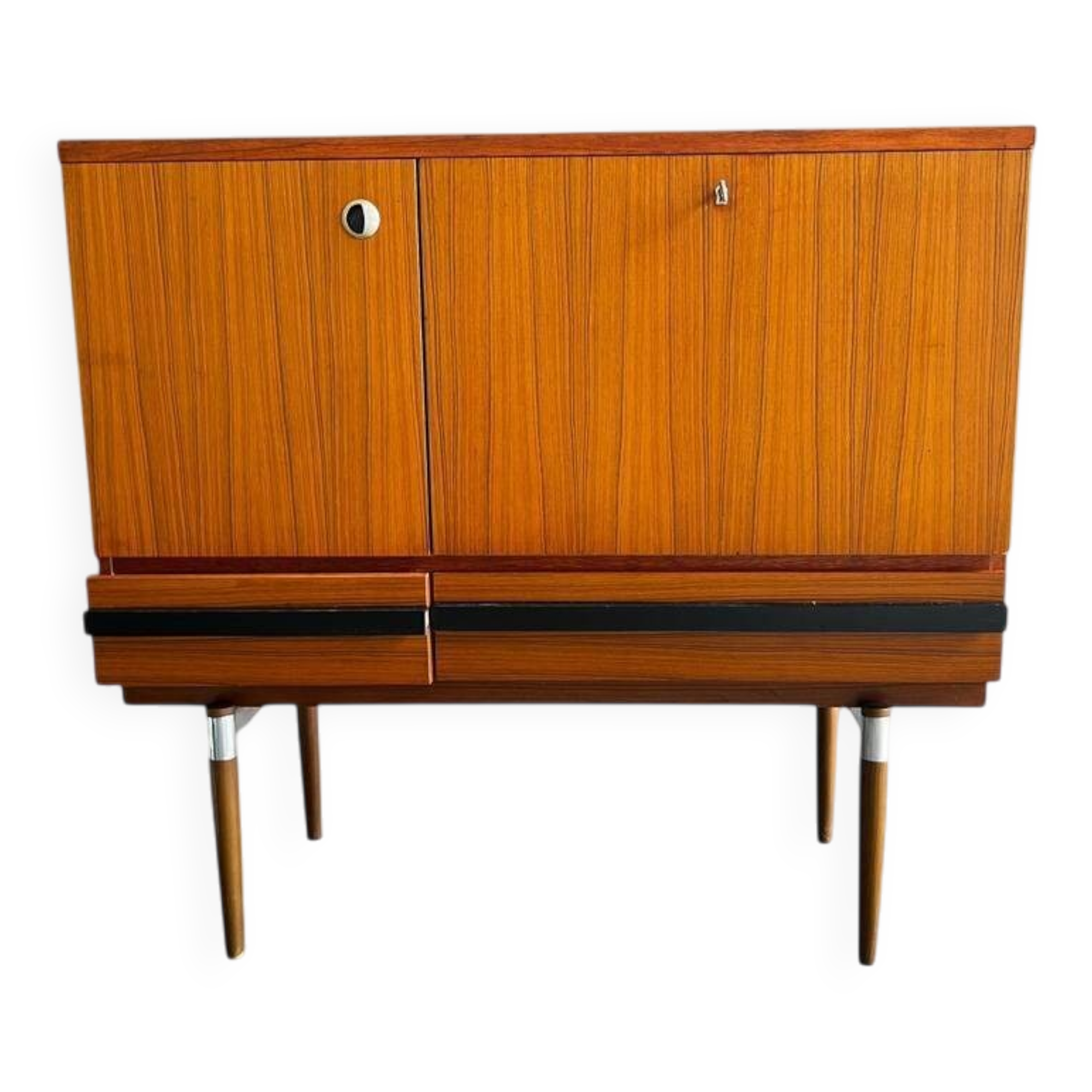 Vintage bar cabinet / mid-height cabinet