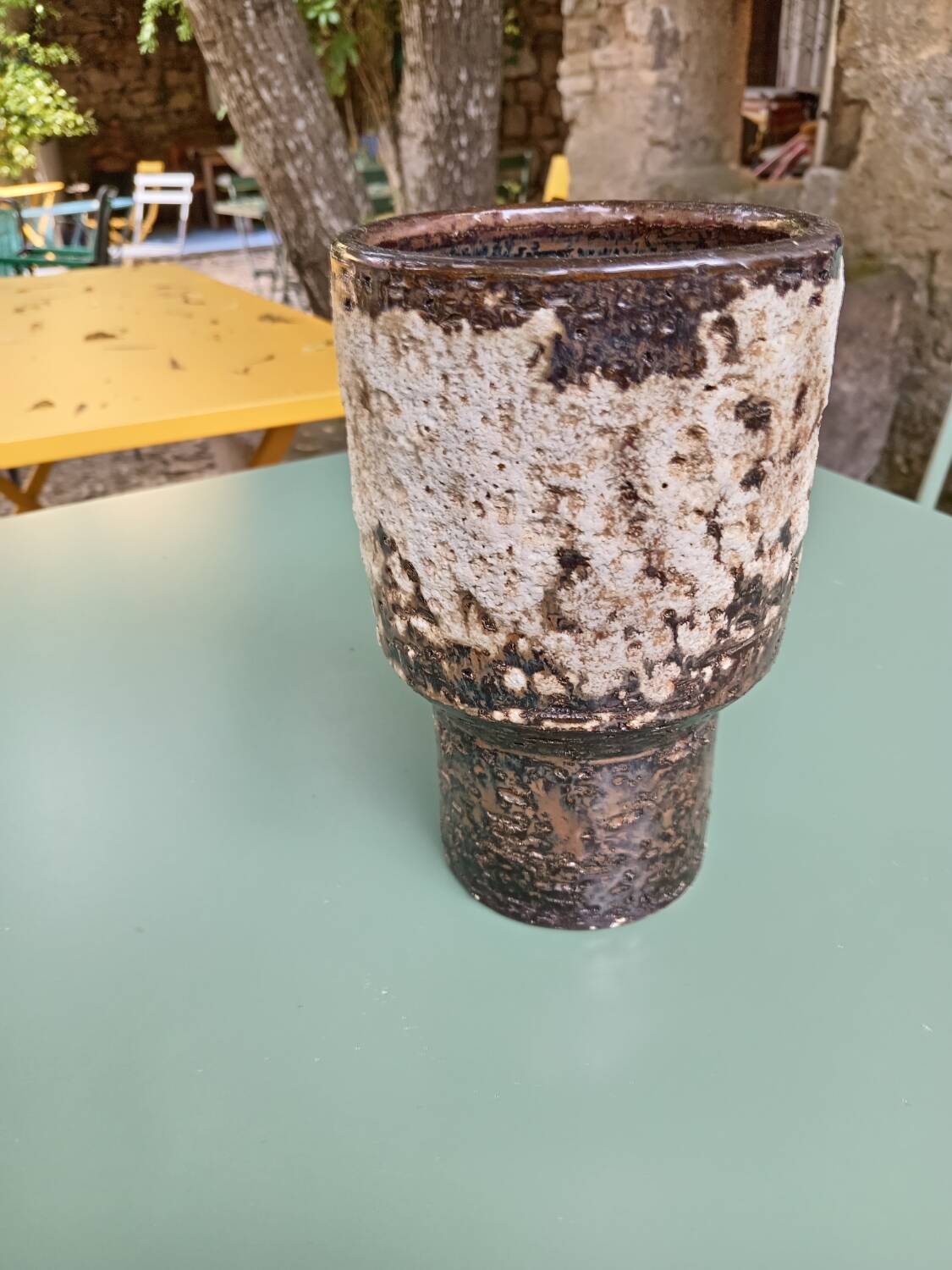 Vase de style brutaliste en céramique