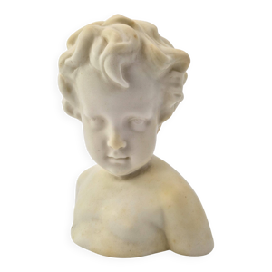 Statue d’enfant en