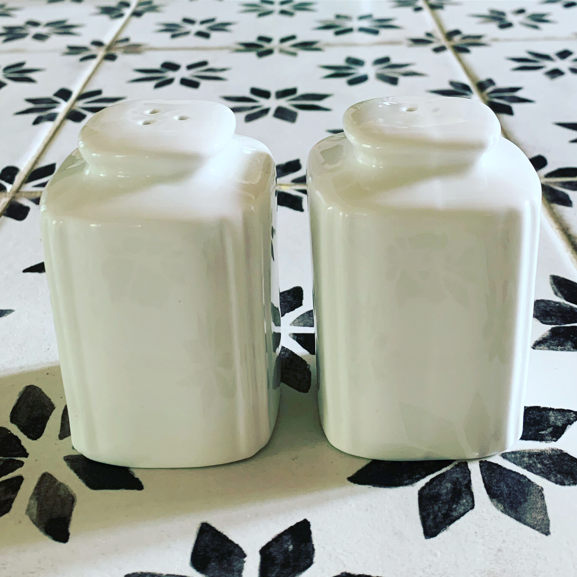 Art Deco salt and pepper shaker