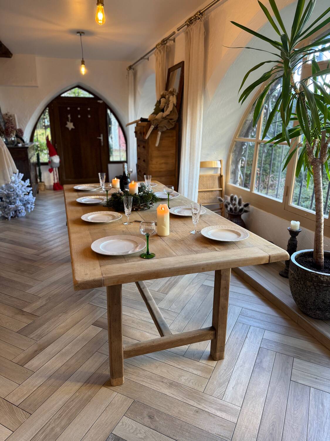 Solid wood farmhouse table with 2 extensions