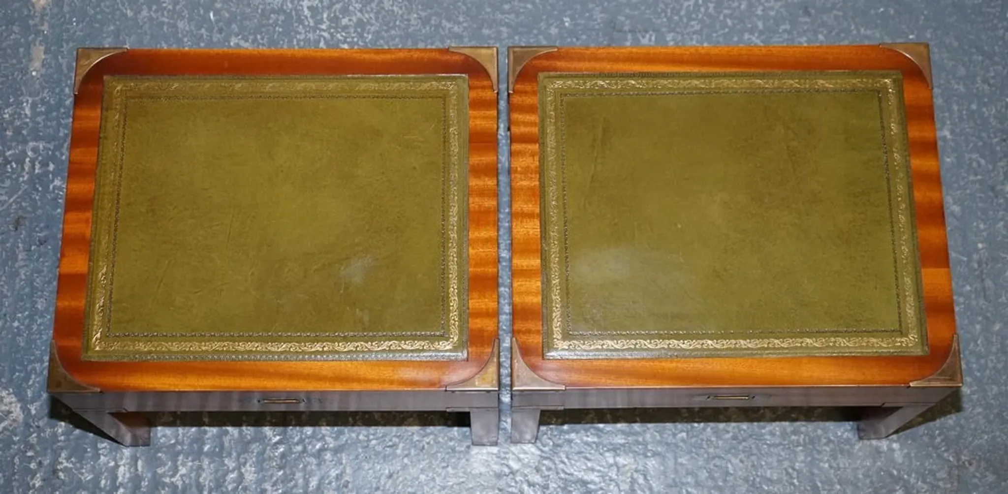 Table Basse Bevan Funnell avec Plateau en Cuir Vert