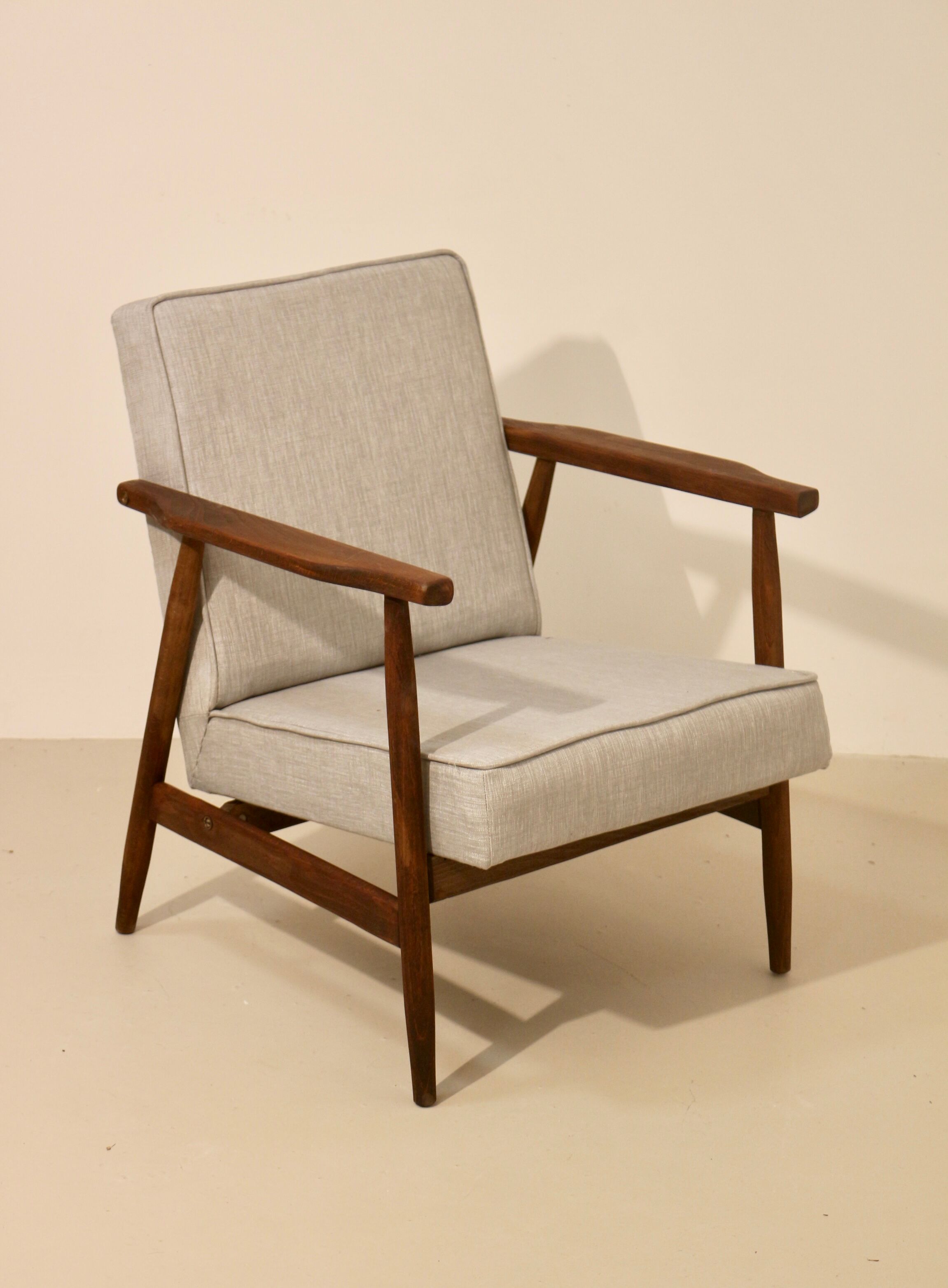 Fauteuil Henryk Lis 300-190 années 1970. Ref Mia