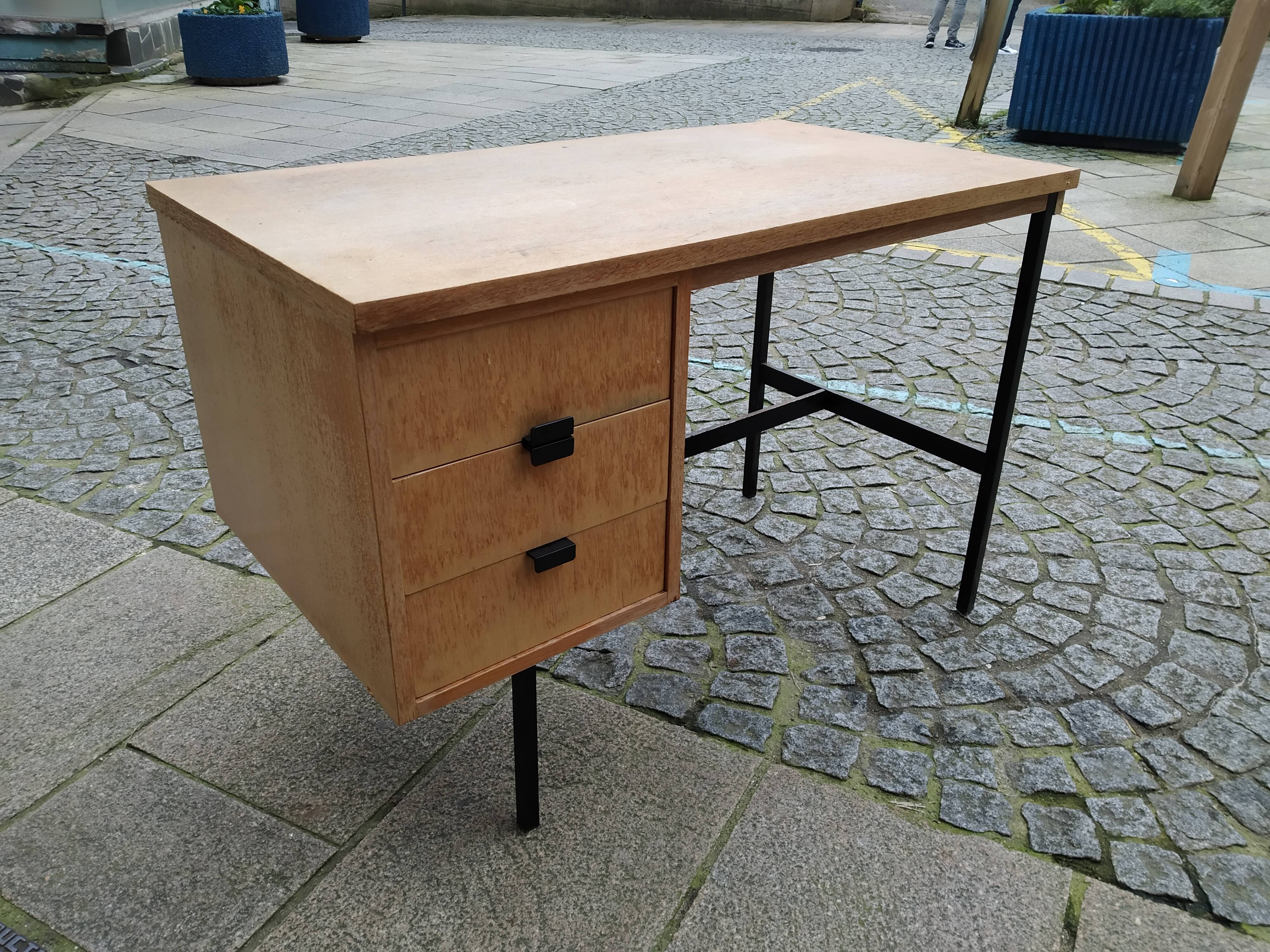 Modernist desk