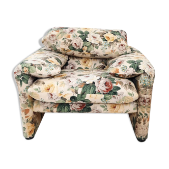 Floral armchair from the 70s / 80s, Maralunga by Vico Magistretti for Cassina