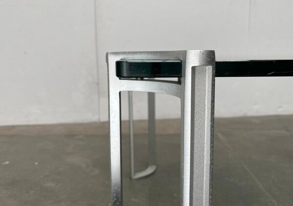 Table basse canapé en verre et aluminium de l'époque Space Age vintage attribuée à Peter Ghyczy, années 1970