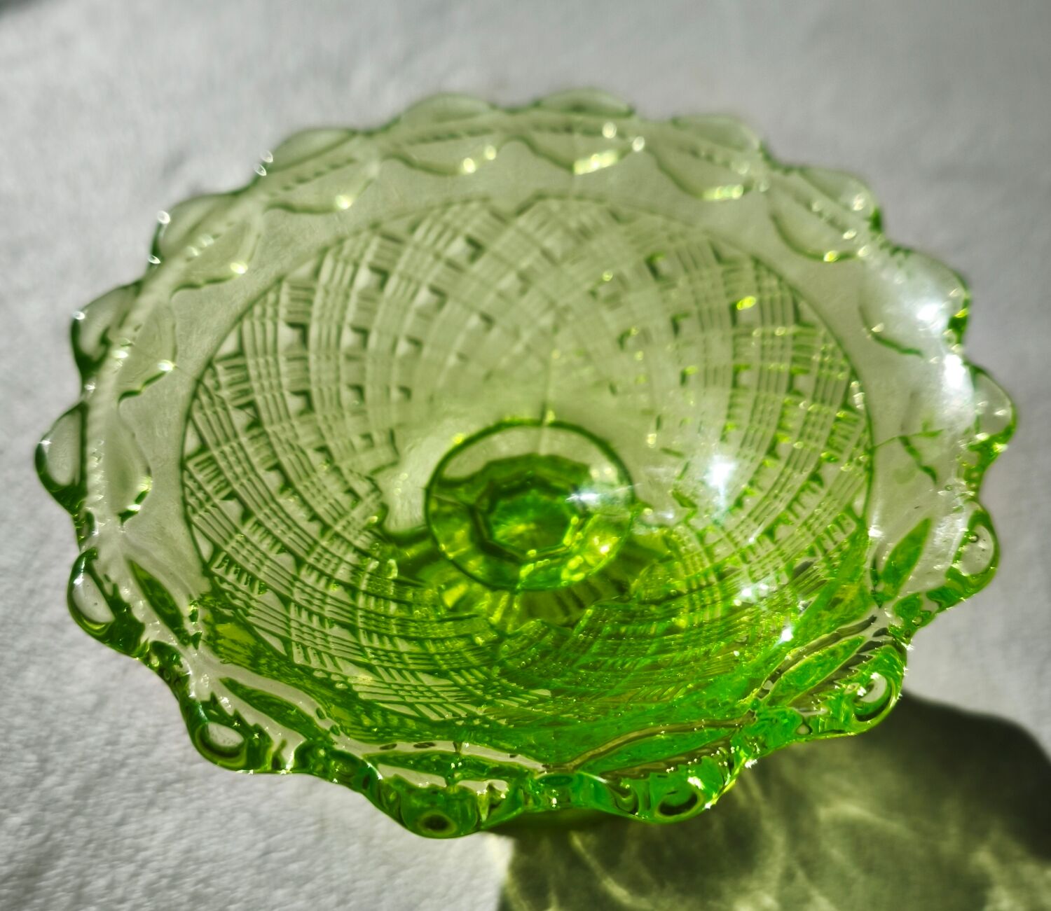 Pocket tray ring holder in ouraline by Fennec in Saar