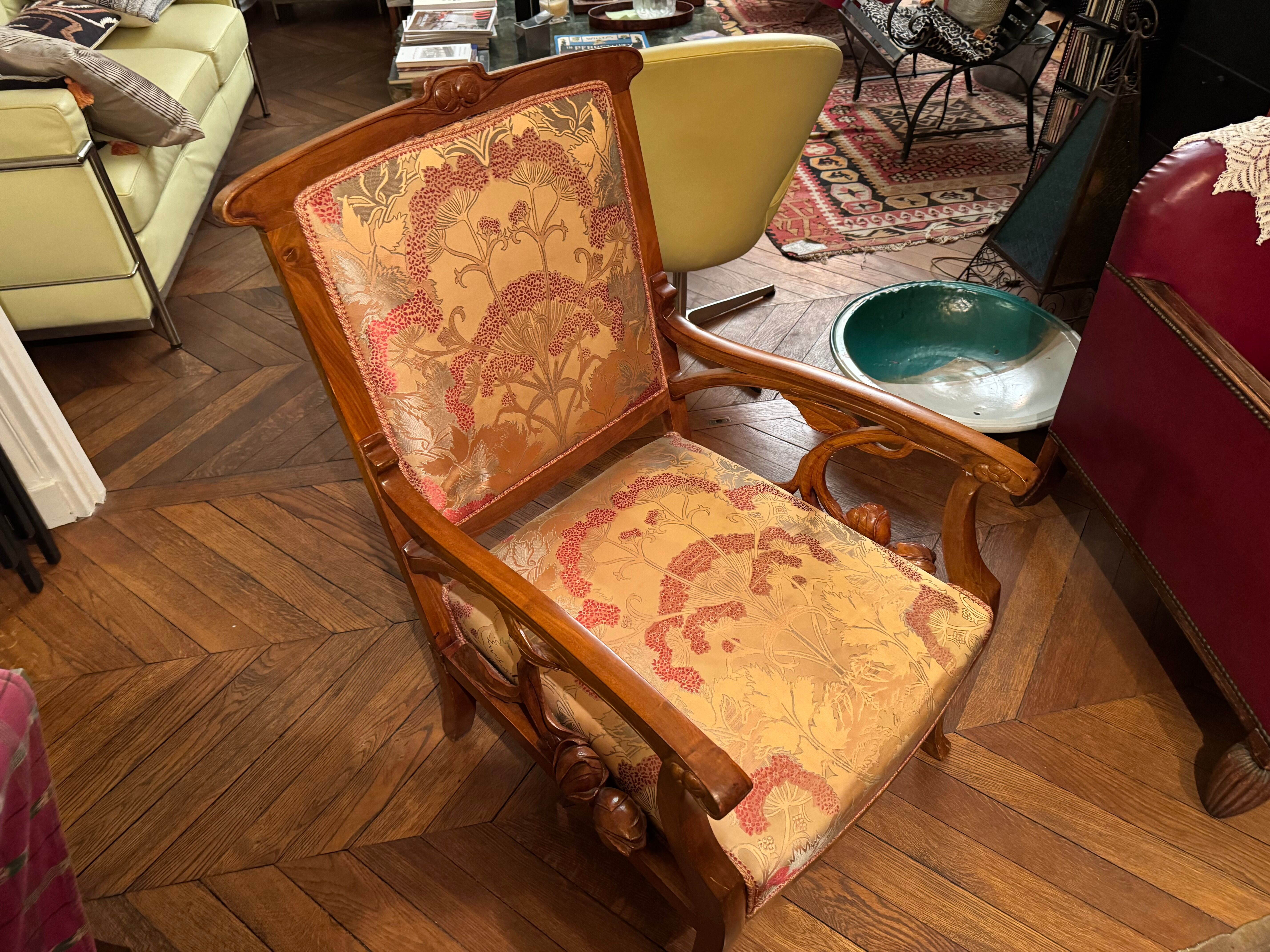 Salon 1900 signed by architect Basilé, 3 armchairs, 2 chairs, 2 ottomans.