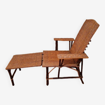 Folding rattan lounge chair, or chaise longue