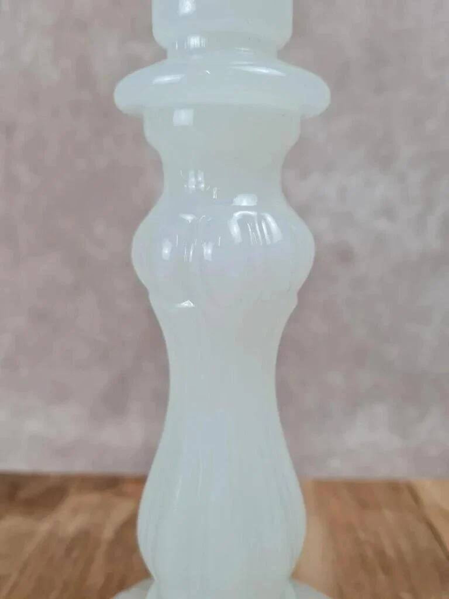 Bougeoir en opaline blanche vintage