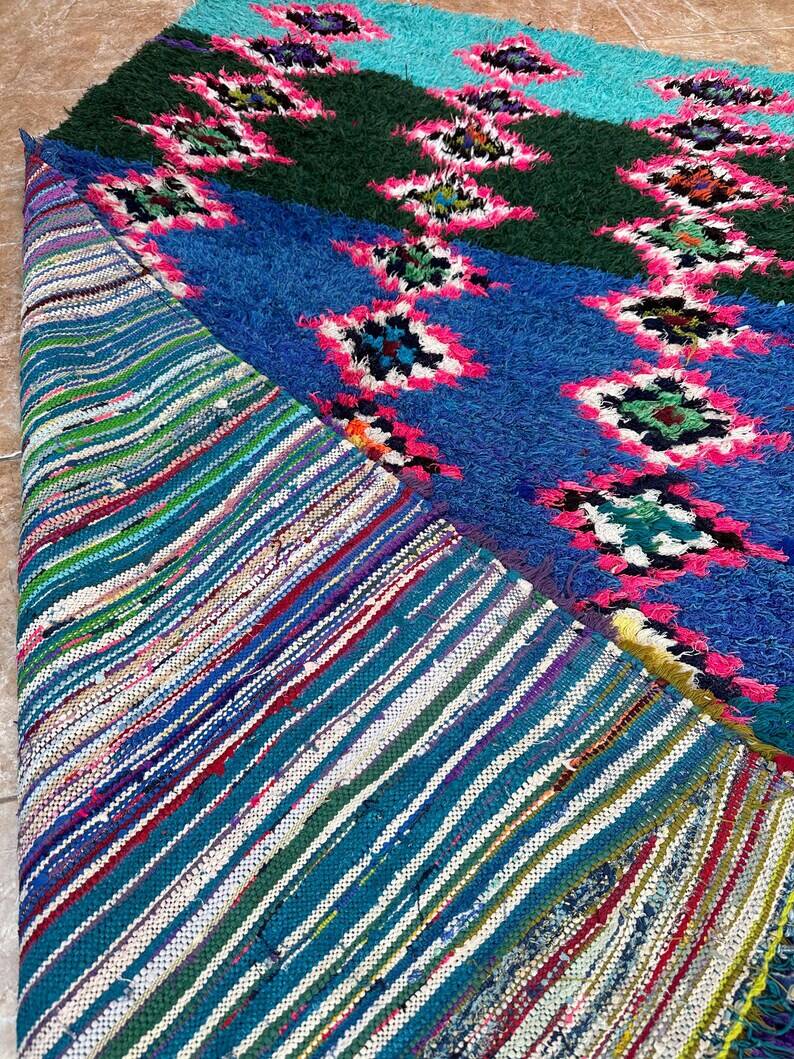 Small vintage Boujaad rug: Abstract Moroccan Boucherouite rug