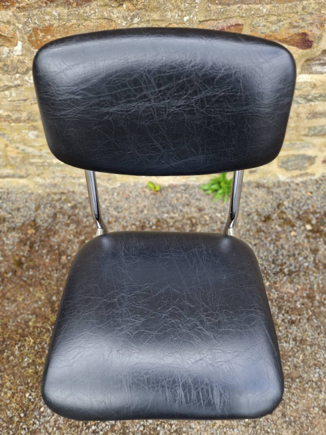 Vintage office chair in black skai