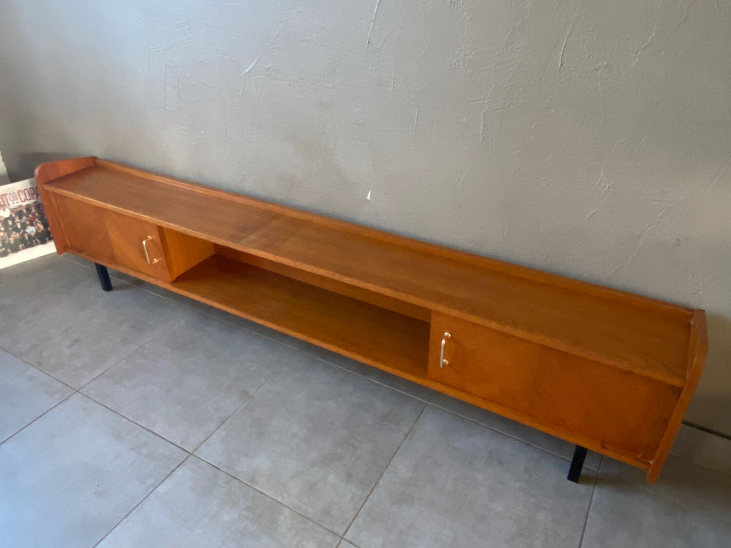 Vintage sideboard (shallow)