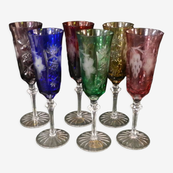 Série de 6 flûtes à champagne de couleur en Cristal de Paris
