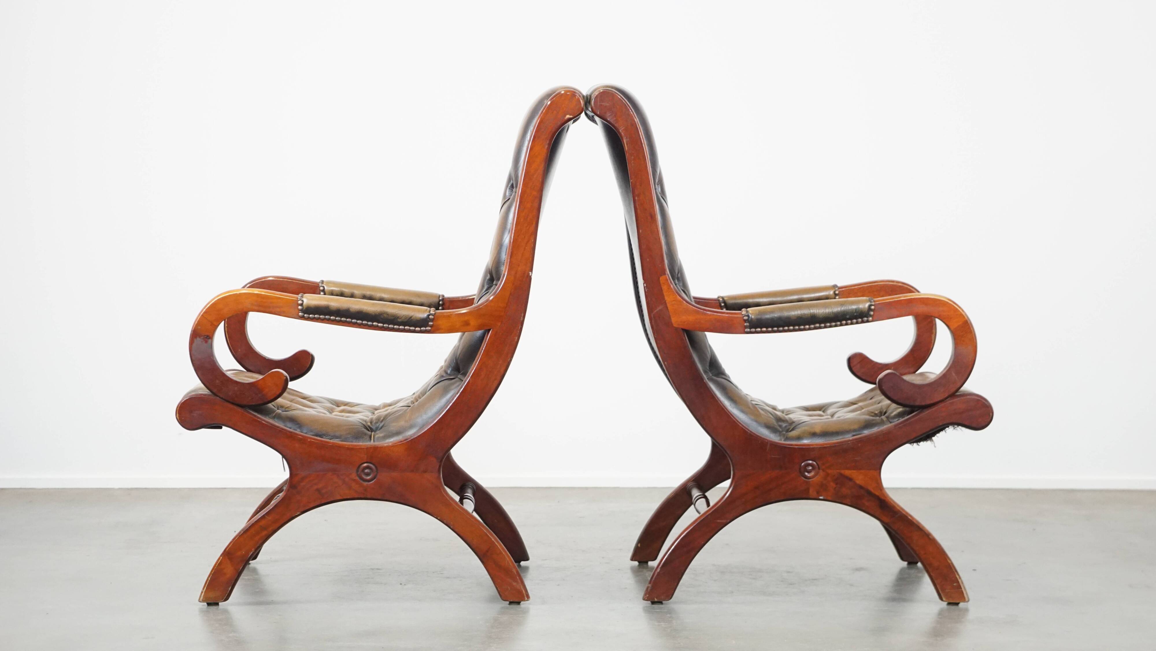 Set of 2 Green Leather English Chesterfield Armchairs Combined with wood