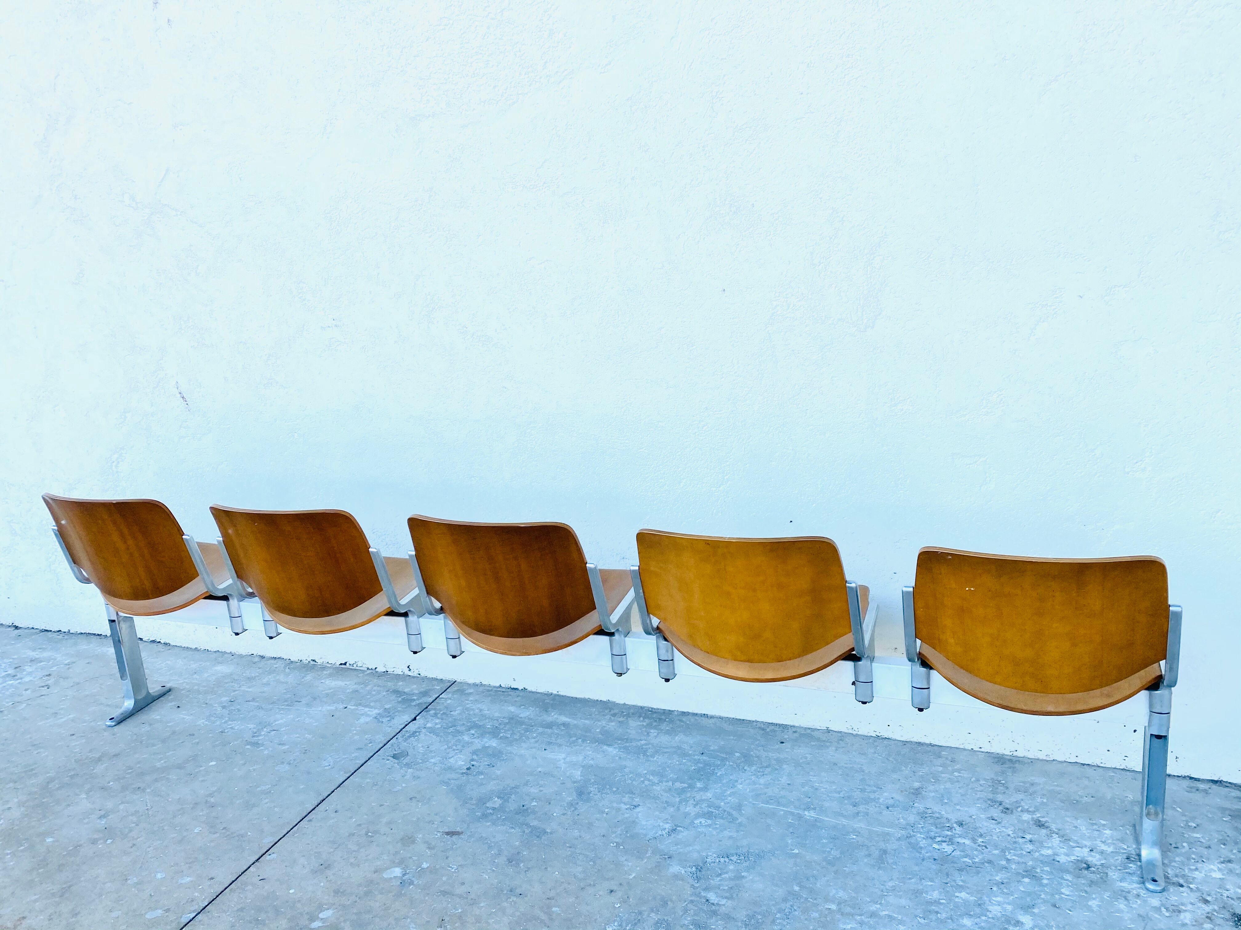 Castelli bench by Giancarlo Piretti