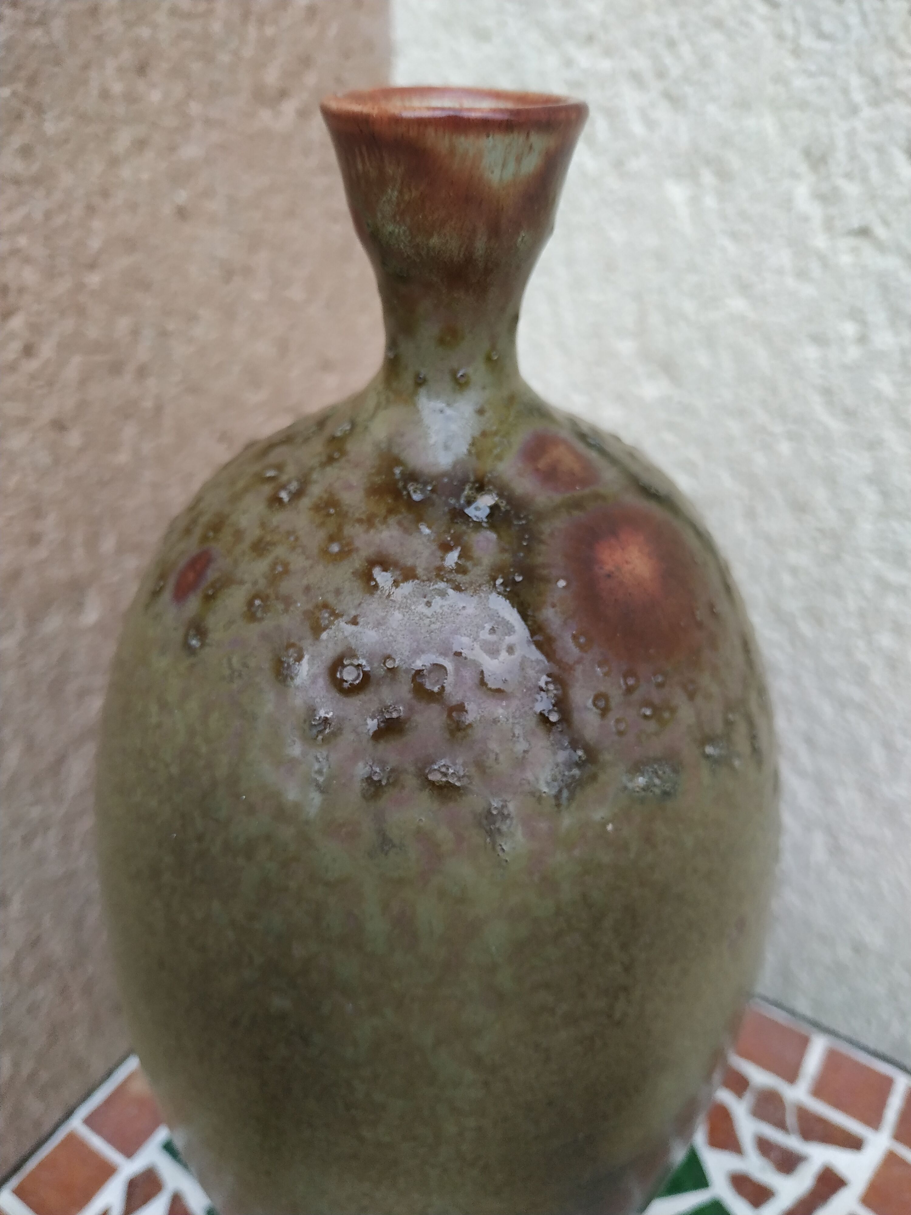 Design bottle in enamelled sandstone in the taste of Suzanne ramie